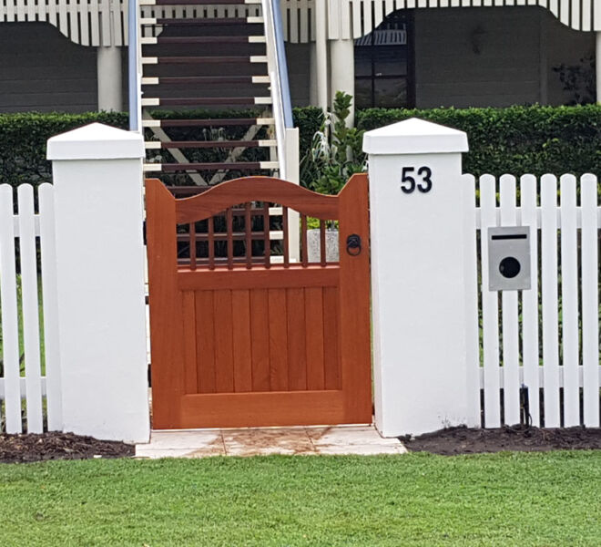 Heritage fences and gate installation